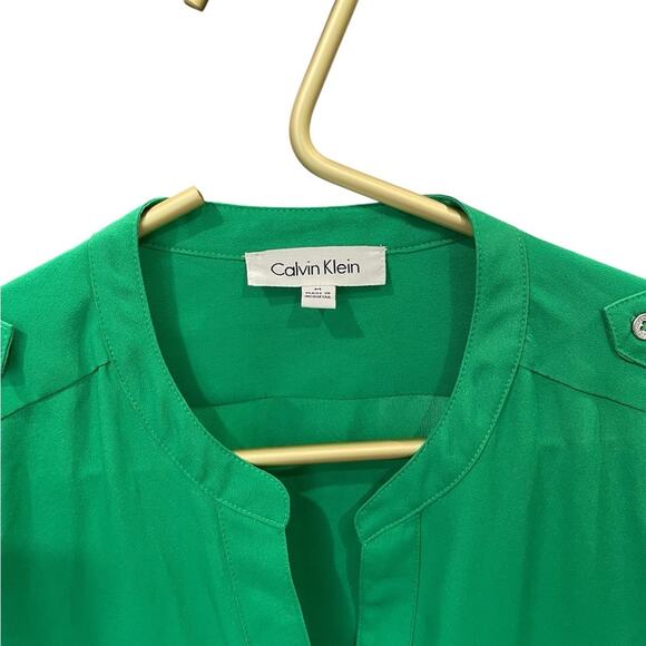 Calvin Klein Green Career Blouse V Neck Zipper Pocket Roll Up Sleeve Size M EUC - Picture 6 of 7